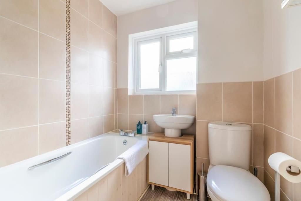 Spacious Sea View 2 Bedroom Sleeps 6-Free Parking Bournemouth Exterior foto