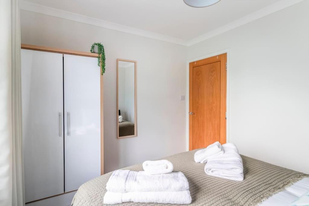 Spacious Sea View 2 Bedroom Sleeps 6-Free Parking Bournemouth Exterior foto