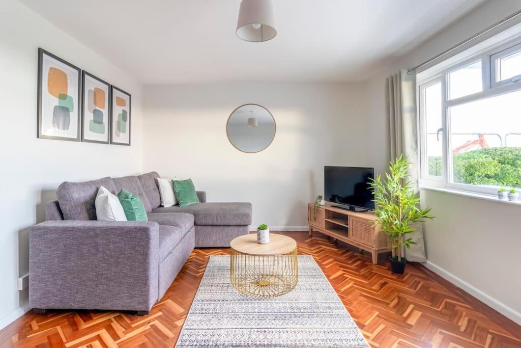 Spacious Sea View 2 Bedroom Sleeps 6-Free Parking Bournemouth Exterior foto