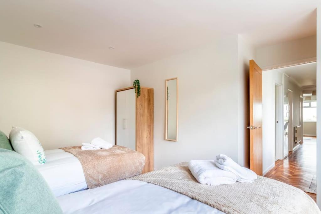 Spacious Sea View 2 Bedroom Sleeps 6-Free Parking Bournemouth Exterior foto